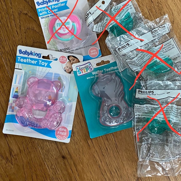 🌼FREE with bundle of 3+ items!🌼 Baby teether bundle NWT - Picture 1 of 2